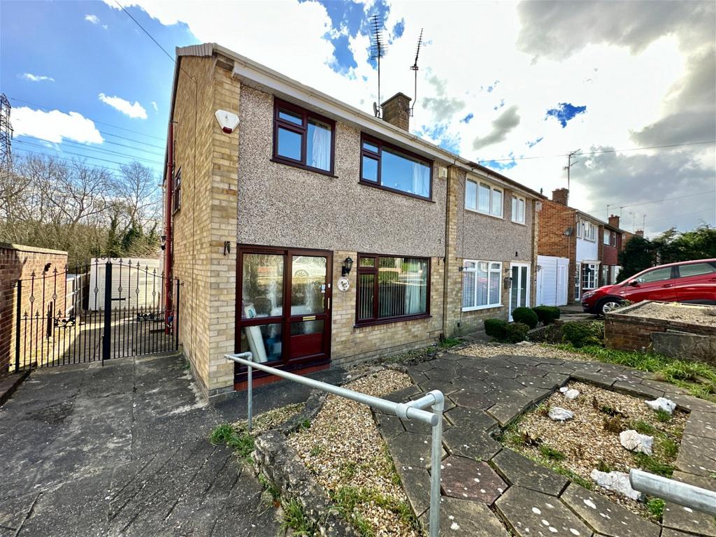 Lubbesthorpe Road, Leicester, LE3 2XD 3 bed semidetached house £230,000