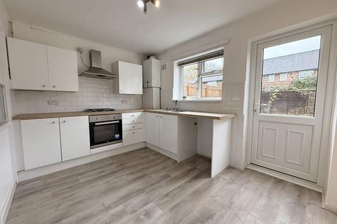 2 bedroom terraced house to rent, Medina Road, HU8, Hull, HU8