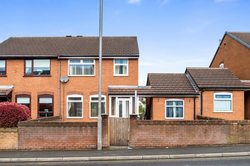 West End Road, Haydock, WA11 3 bed semidetached house for sale £150,000