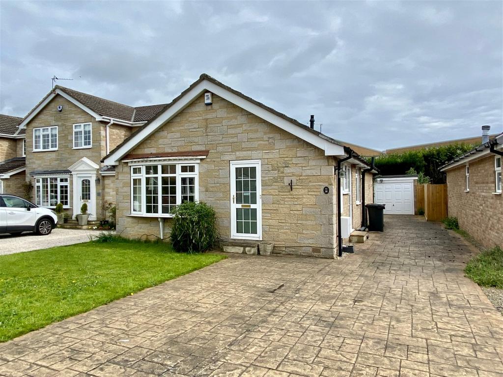 Wetherby, Otterwood Bank, LS22 2 bed detached bungalow for sale £360,000