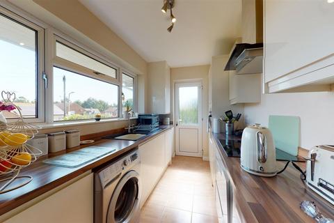 3 bedroom semi-detached bungalow for sale - Meadowbrook Road, Kennington, TN24