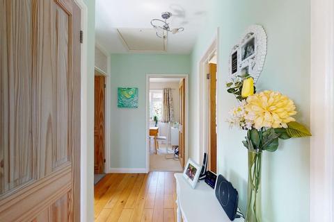 3 bedroom semi-detached bungalow for sale - Meadowbrook Road, Kennington, TN24