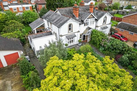 4 bedroom semi-detached house for sale, Earley Hill Road, Reading