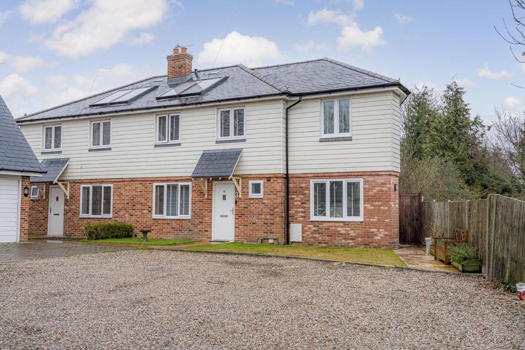 Field Way, Sturry, CT2 4 bed semidetached house for sale £475,000