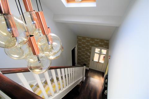 13 Willow Walk, Upminster, RM14 1XH