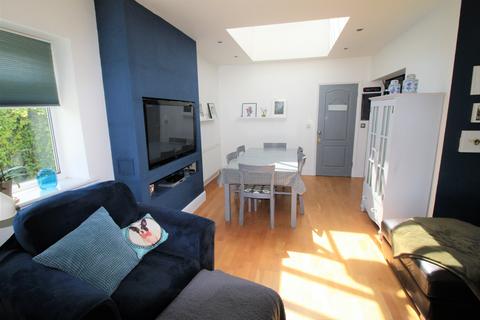 13 Willow Walk, Upminster, RM14 1XH
