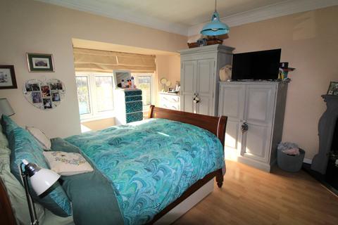 13 Willow Walk, Upminster, RM14 1XH