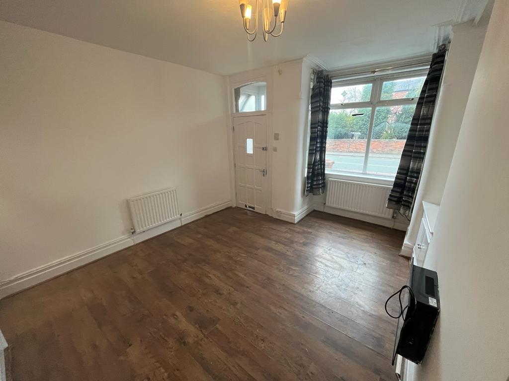 Stockport Road, Denton M34 3 bed terraced house £895 pcm (£207 pw)