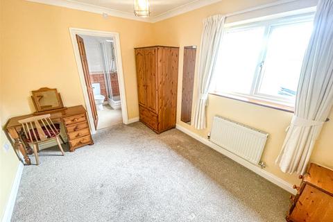 2 Garreg Lwyd, Tywyn, LL36 9HE