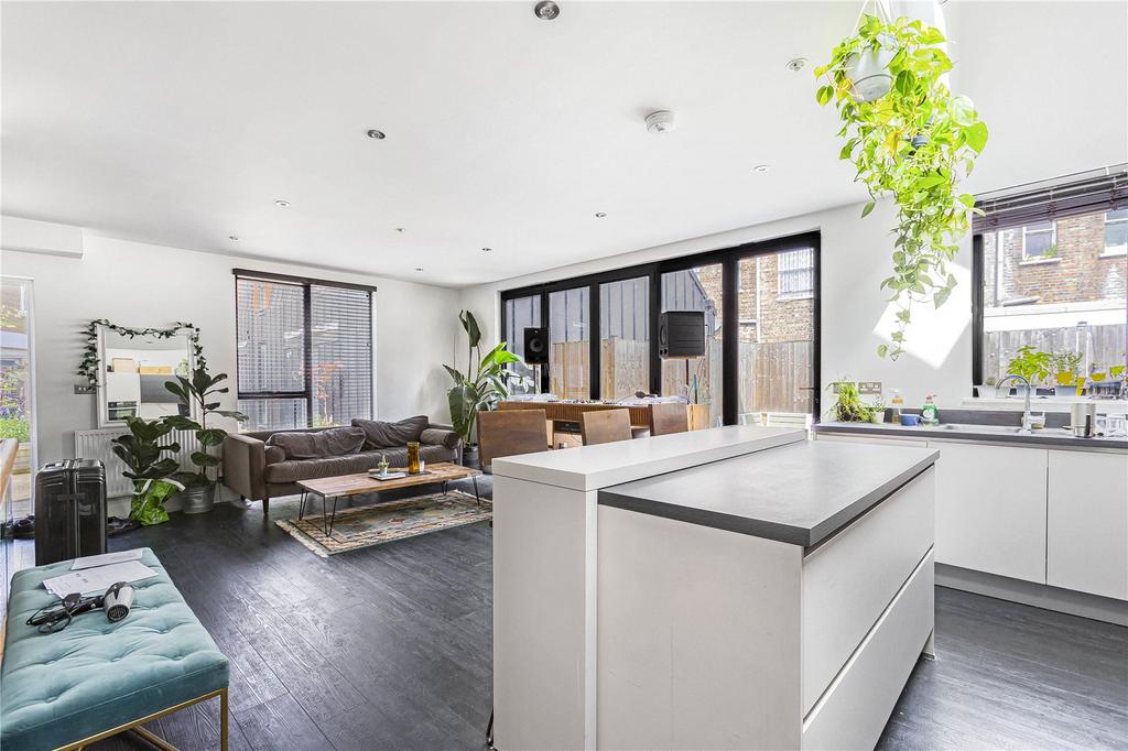 Reception/Kitchen