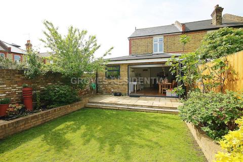 1 Beaconsfield Road, New Malden, KT3 3HY