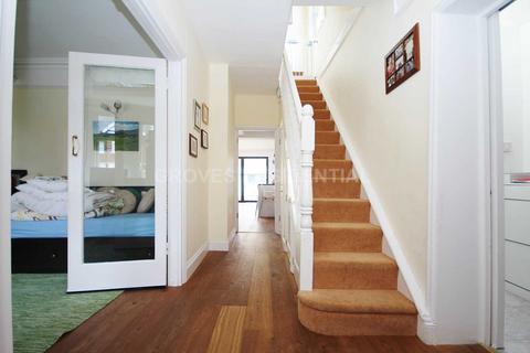 1 Beaconsfield Road, New Malden, KT3 3HY