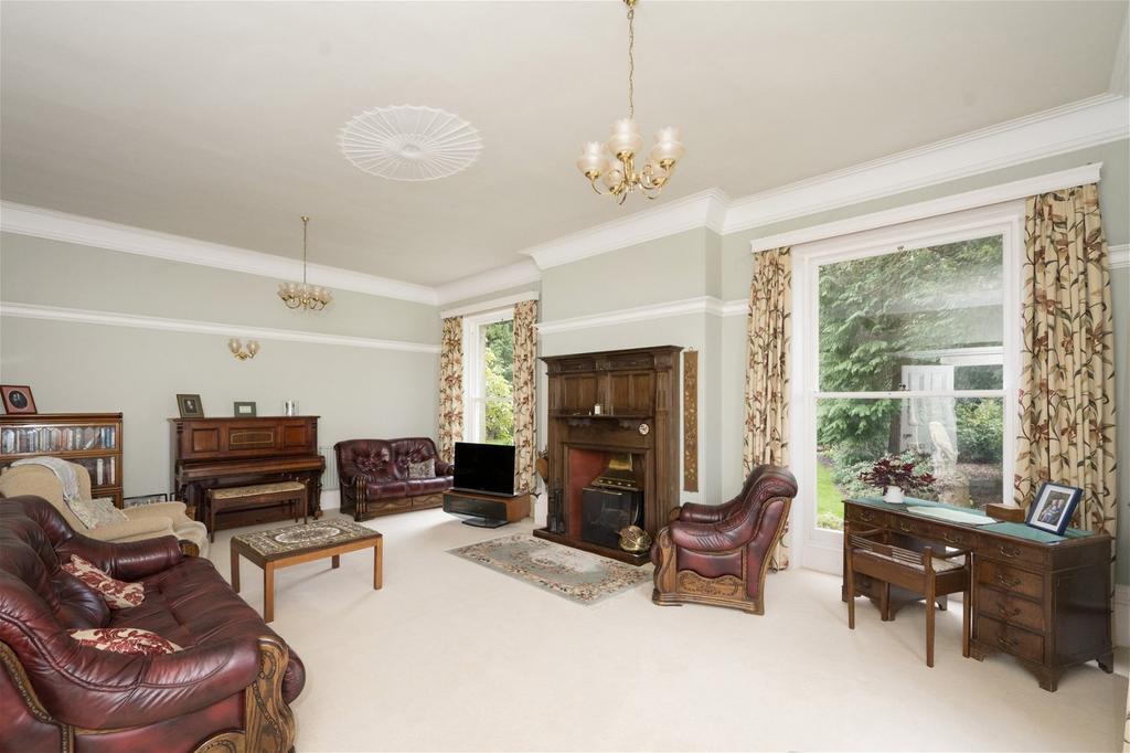 Rossett Green Lane, Harrogate HG2 6 bed detached house for sale £
