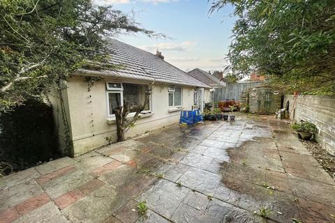 18 Beverley Gardens, Bournemouth, BH10 5EF