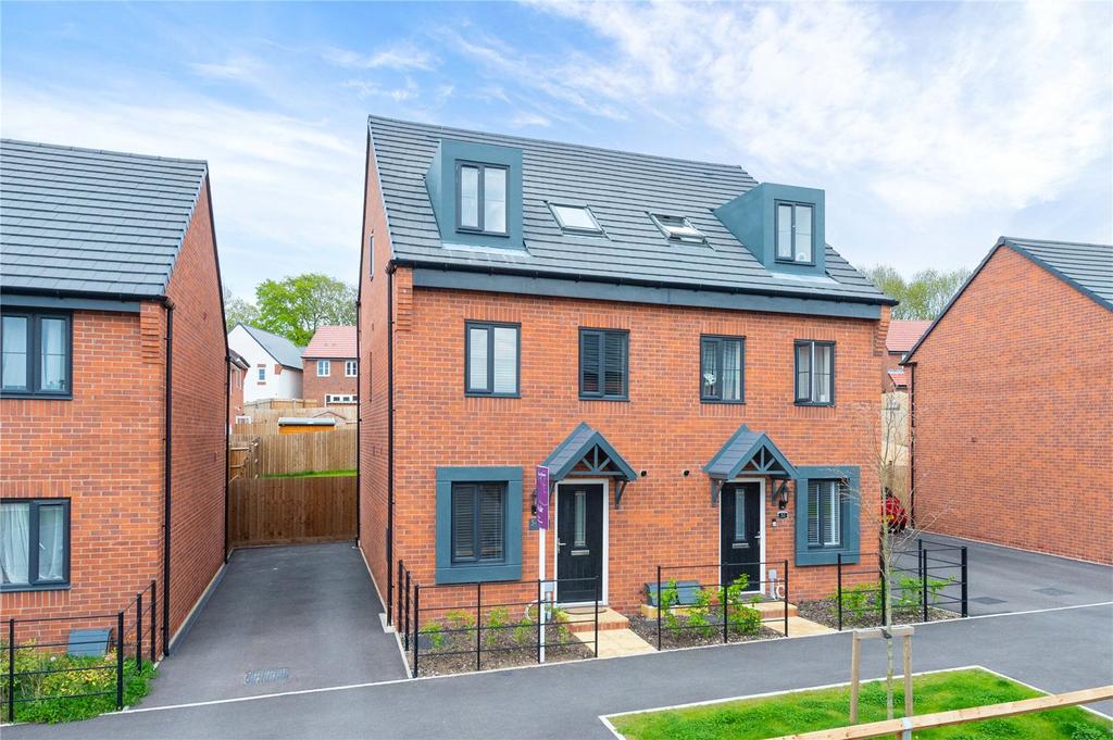 Brookes Avenue, Newdale, Telford, Shropshire, TF3 4 bed semidetached