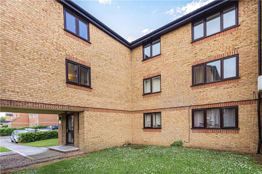 Walpole Road, Slough, Berkshire, SL1 1 bed apartment £1,100 pcm (£254 pw)