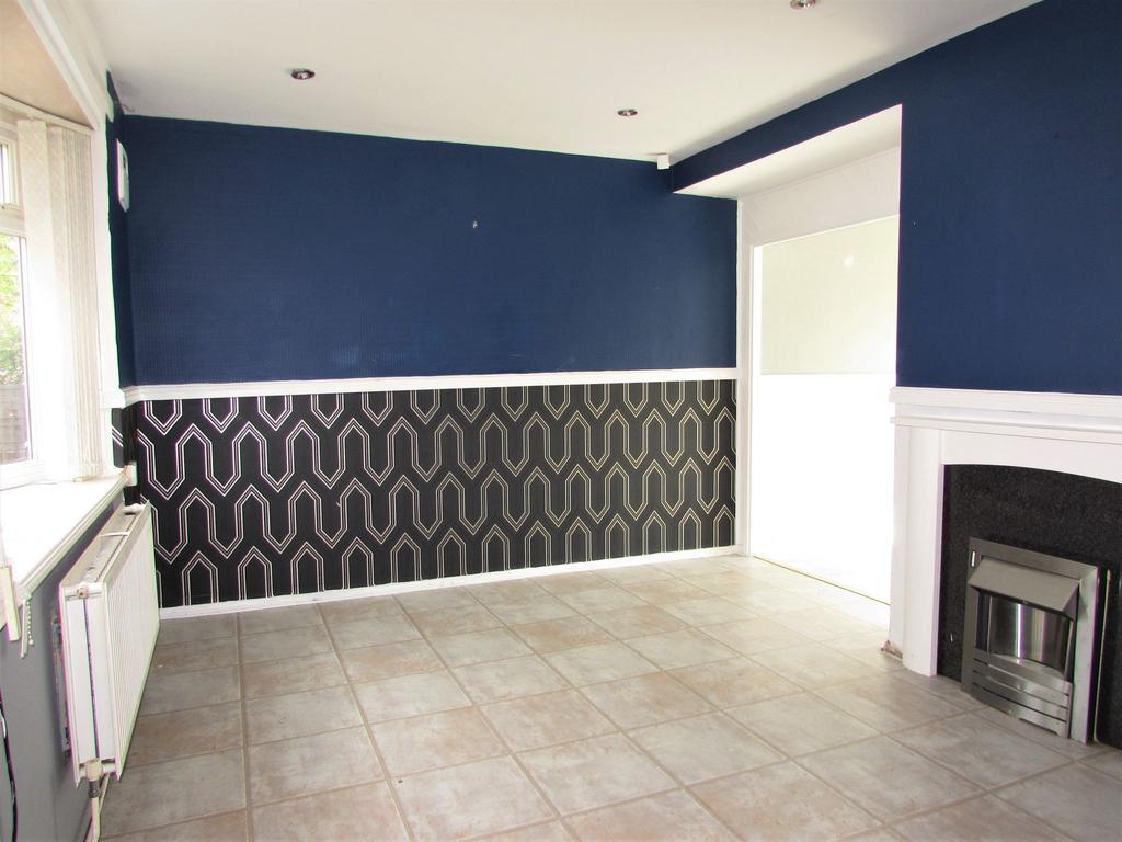 Ellenbrook Road, Manchester, M22 3 bed terraced house for sale £195,000