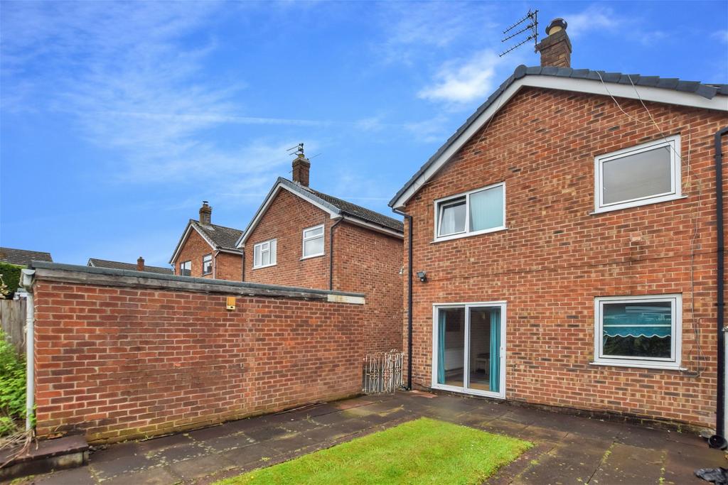 Minton Way, Farnworth, Widnes 3 bed detached house for sale £220,000