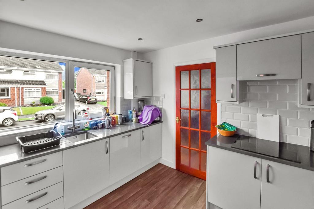 Minton Way, Farnworth, Widnes 3 bed detached house for sale £220,000