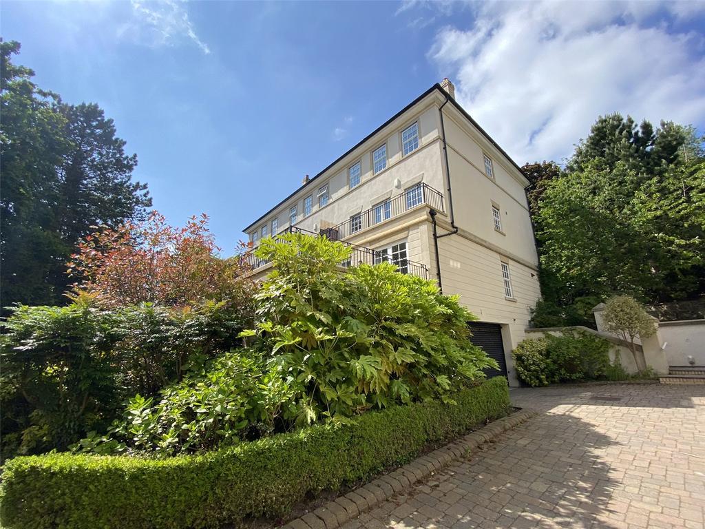 Nields Brow, Bowdon, Altrincham, Greater Manchester, WA14 4 bed house