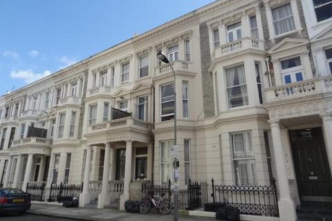 Studio to rent, Fairholme Road, West Kensington, London, W14