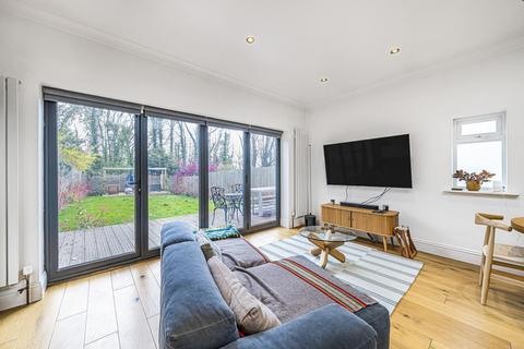 21d Sylvan Road, London, SE19 2RU