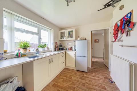 1 Burswin Road, Carterton, OX18 1DZ