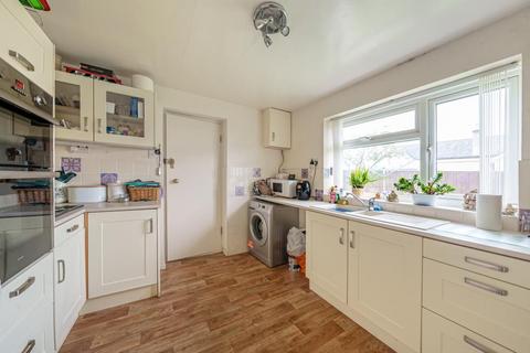 1 Burswin Road, Carterton, OX18 1DZ