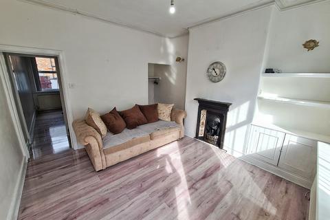 2 bedroom terraced house to rent, Belgrave Road, Sale, M33