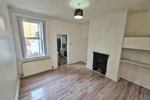 2 bedroom terraced house to rent, Belgrave Road, Sale, M33