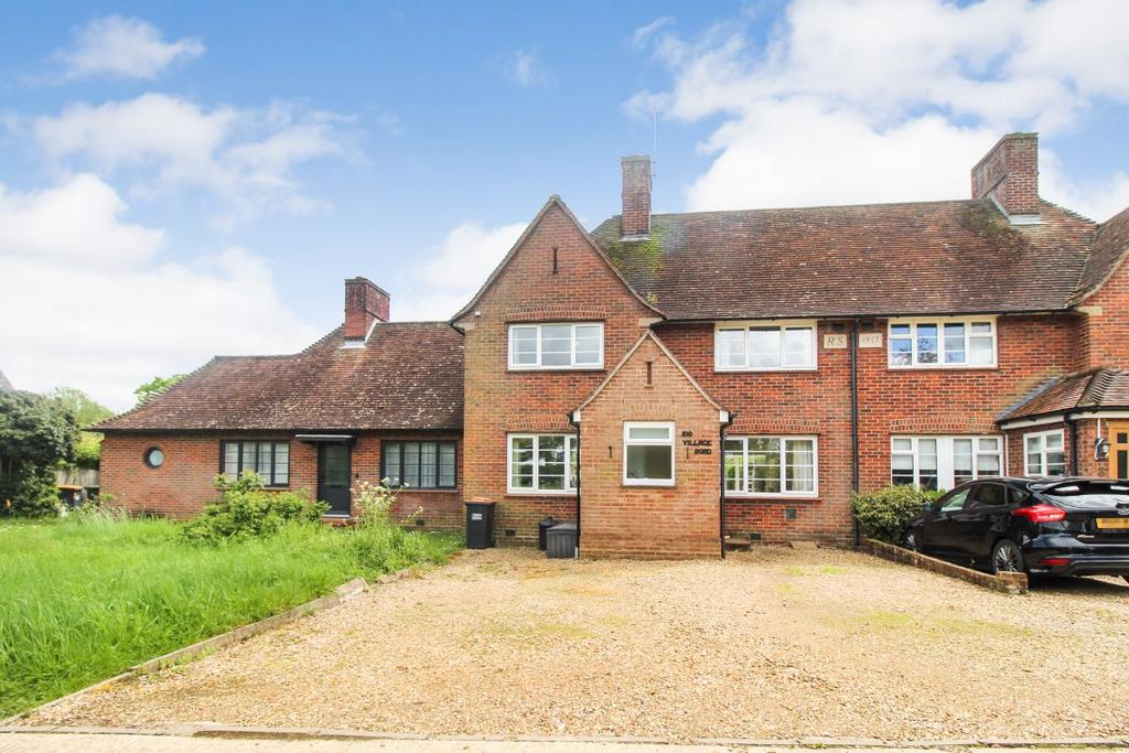 Village Road, Bromham, Bedford 3 bed terraced house £1,400 pcm (£323 pw)