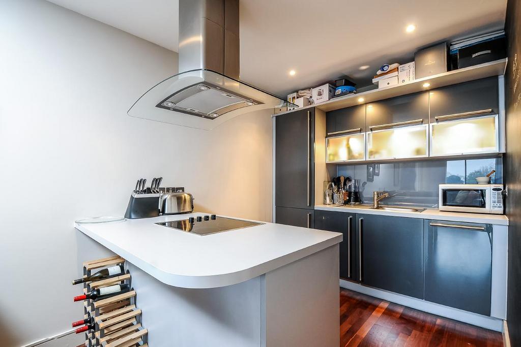 Balham Hill, Balham 2 bed flat for sale £600,000