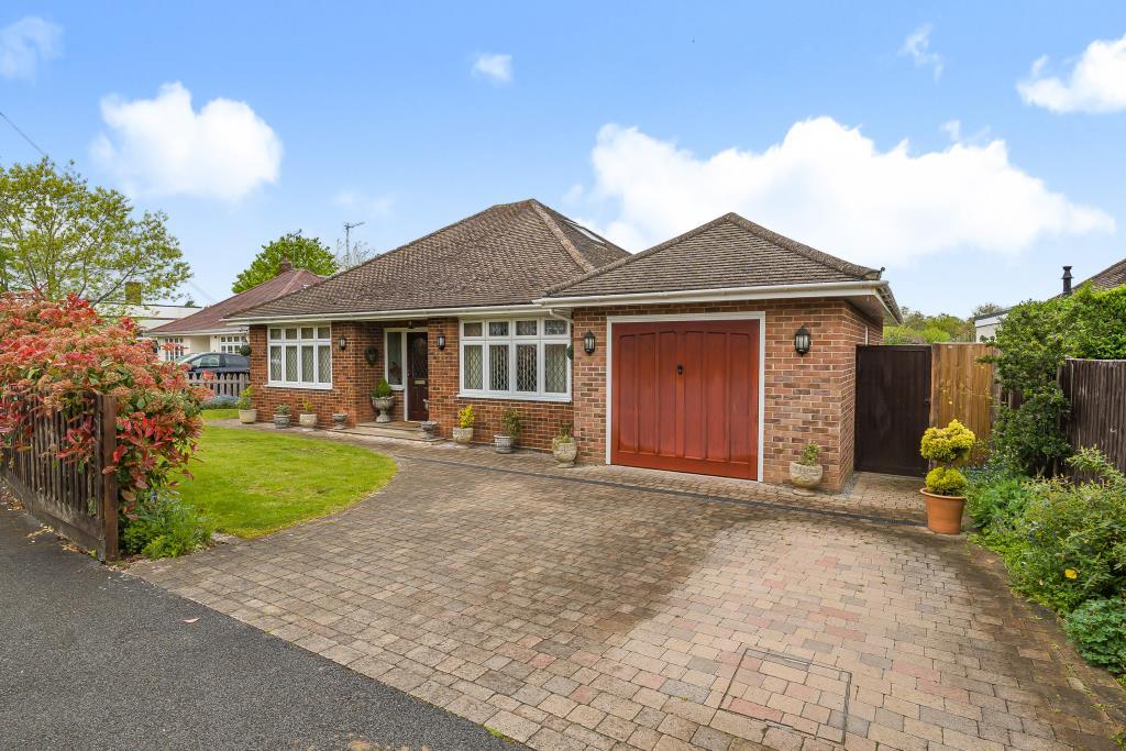 Virginia Water, Surrey, GU25 2 bed detached bungalow for sale £650,000