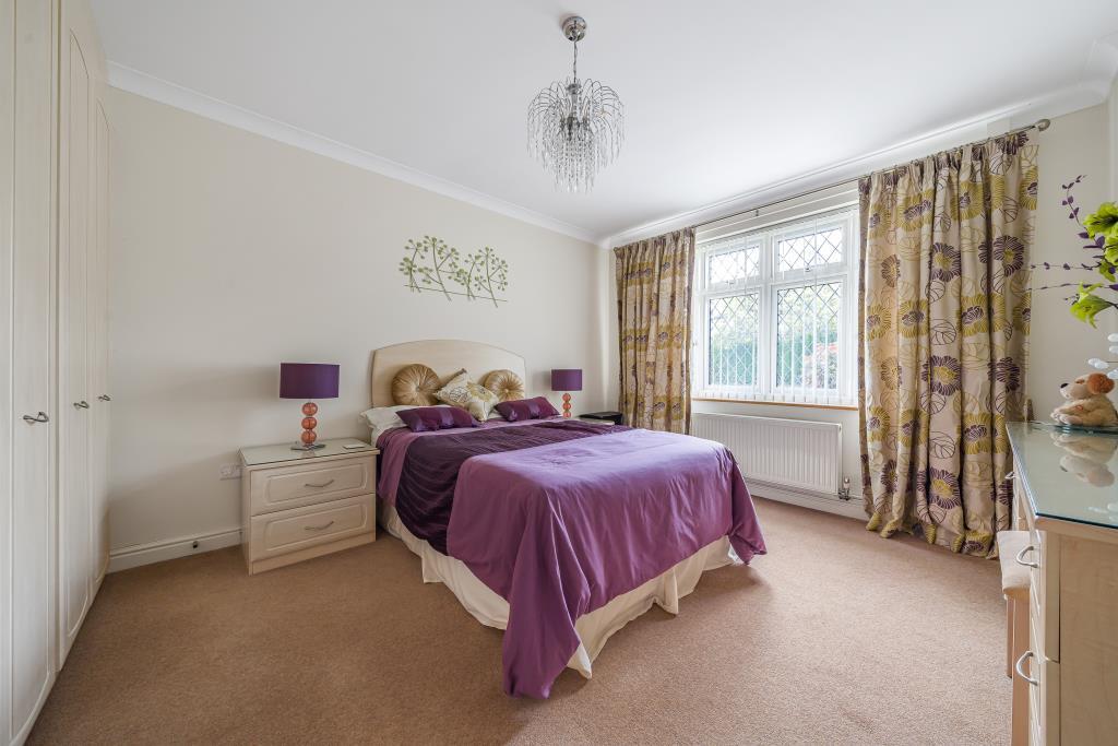 Virginia Water, Surrey, GU25 2 bed detached bungalow for sale £650,000