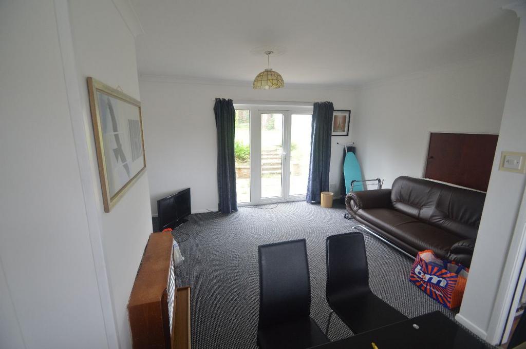 Pershore Place, Coventry 4 bed terraced house £1,350 pcm (£312 pw)