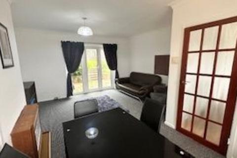 4 bedroom terraced house to rent, Pershore Place, Coventry