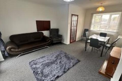 4 bedroom terraced house to rent, Pershore Place, Coventry