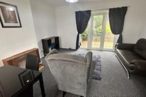 4 bedroom terraced house to rent, Pershore Place, Coventry