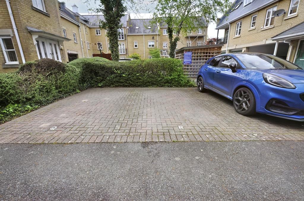 New Writtle Street, Chelmsford 3 bed to rent £1,500 pcm (£
