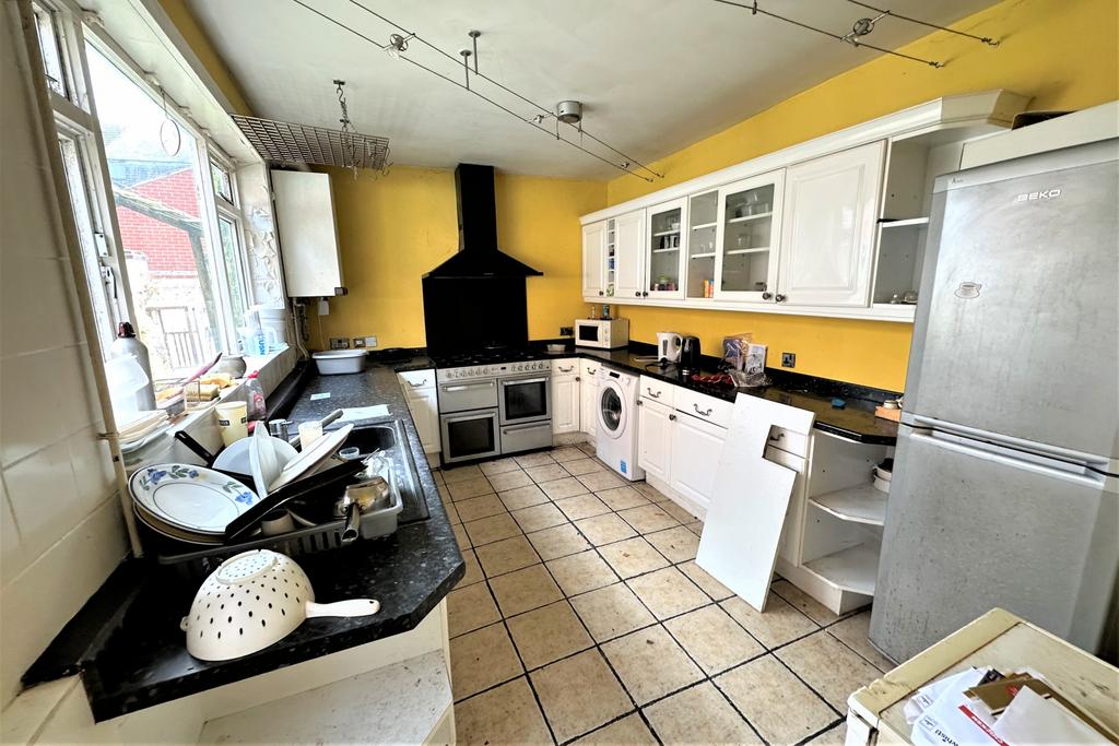 Palgrave Road, Great Yarmouth, NR30 4 bed terraced house £150,000