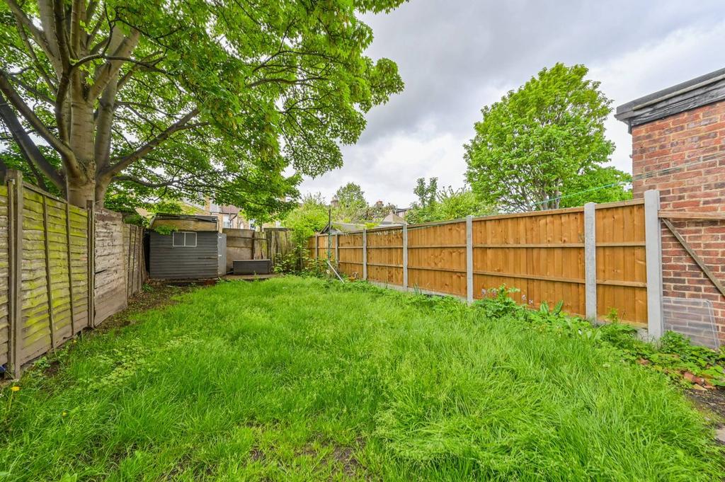 Whitney Road, Leyton, London, E10 3 bed semi-detached house for sale ...