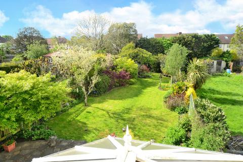 16 Forest Side, Worcester Park, KT4 7PB