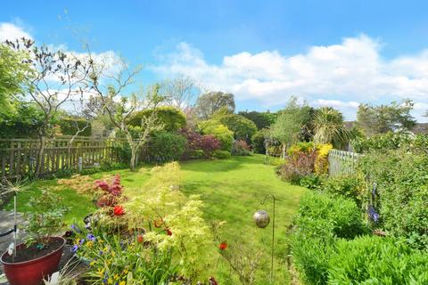 16 Forest Side, Worcester Park, KT4 7PB