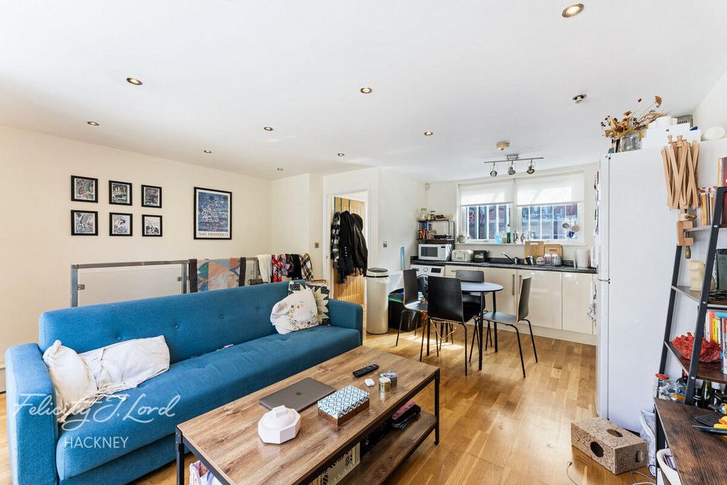 Helmsley Place, Hackney, E8 2 bed detached house for sale £800,000