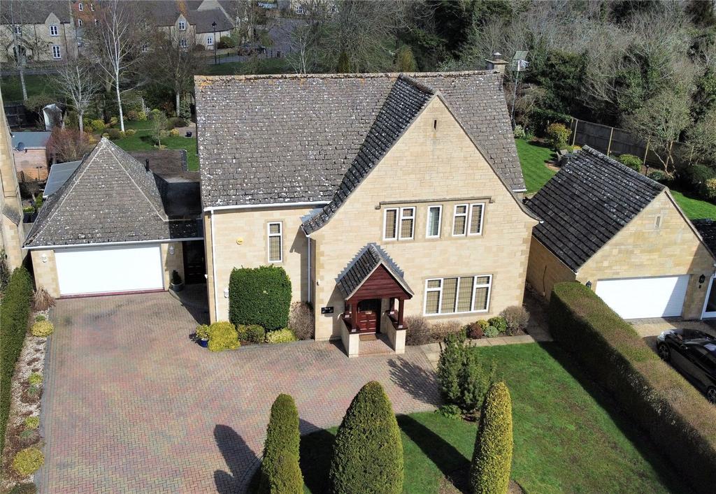 Lodersfield, Lechlade, Gloucestershire, GL7 4 bed detached house for