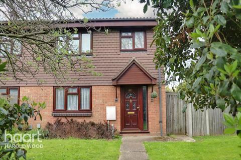 39 Trowbridge Road, Romford, RM3 8YW