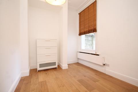 3 bedroom flat to rent, Carlingford Road, Harringey, N15