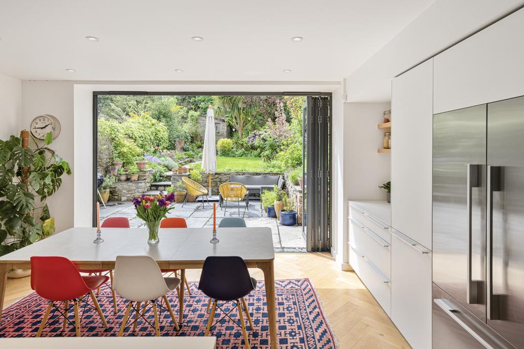 Dining to Garden