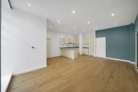 3 bedroom flat for sale, Halesworth Court, Bow, E3