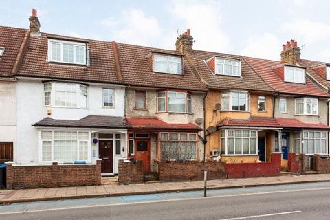 4 bedroom terraced house for sale, High Street, Colliers Wood, London, Greater London, SW19 2BW